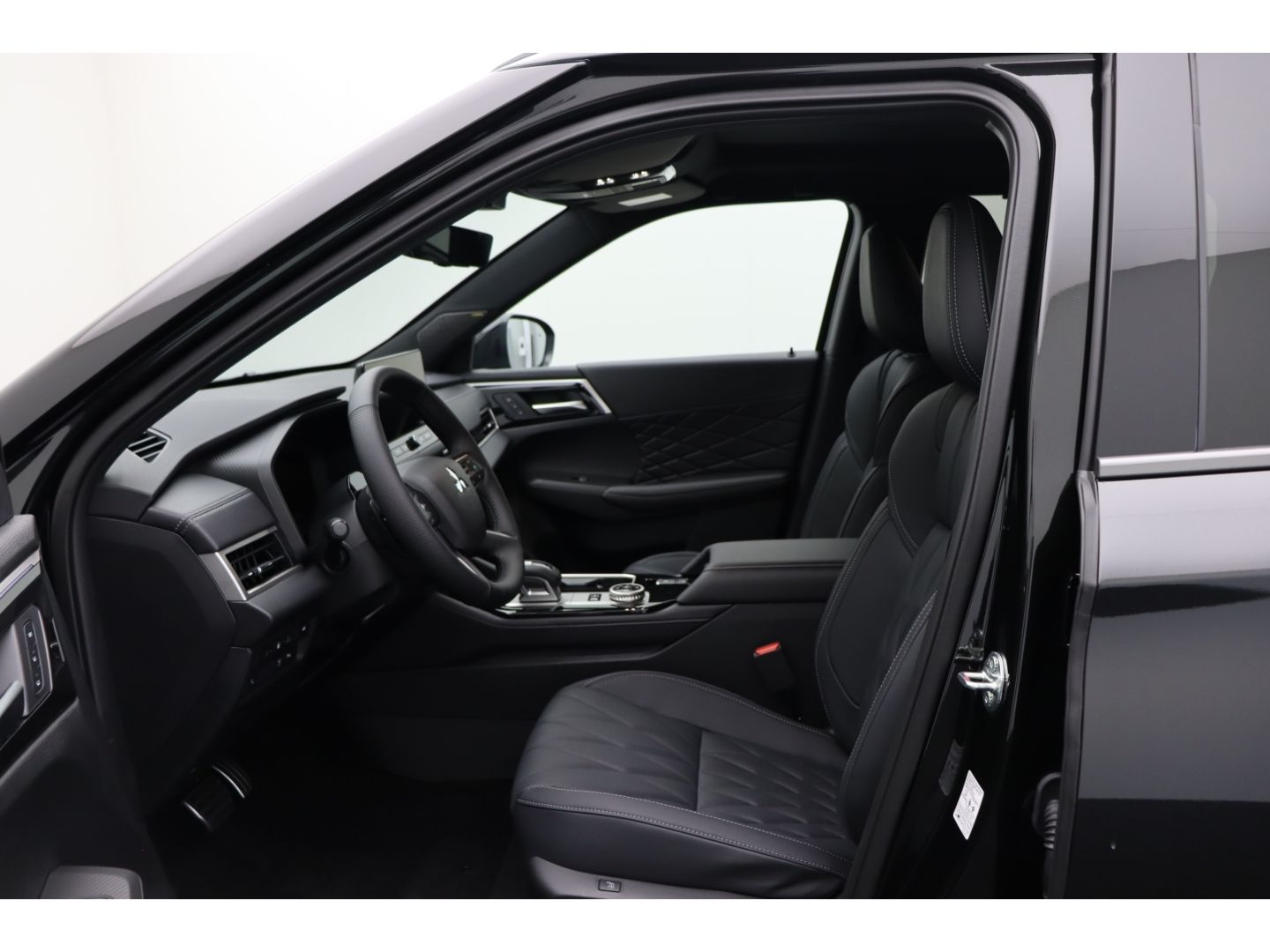 Fahrzeugabbildung Mitsubishi Plug-in Hybrid Outlander Diamant TOP Black mit L