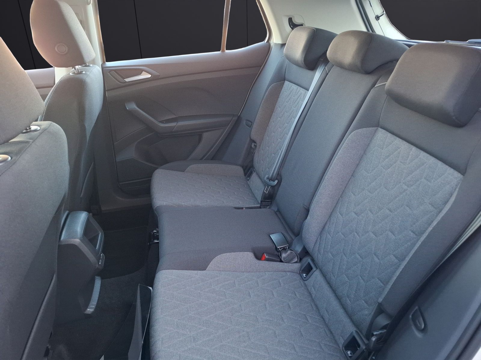 Fahrzeugabbildung Volkswagen T-Cross TSI Life DSG LED Navi AID ACC PDC SH LM