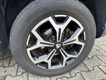 Fahrzeugabbildung Dacia Duster II Prestige 4WD 1-HAND NAVI AHK KAMERA