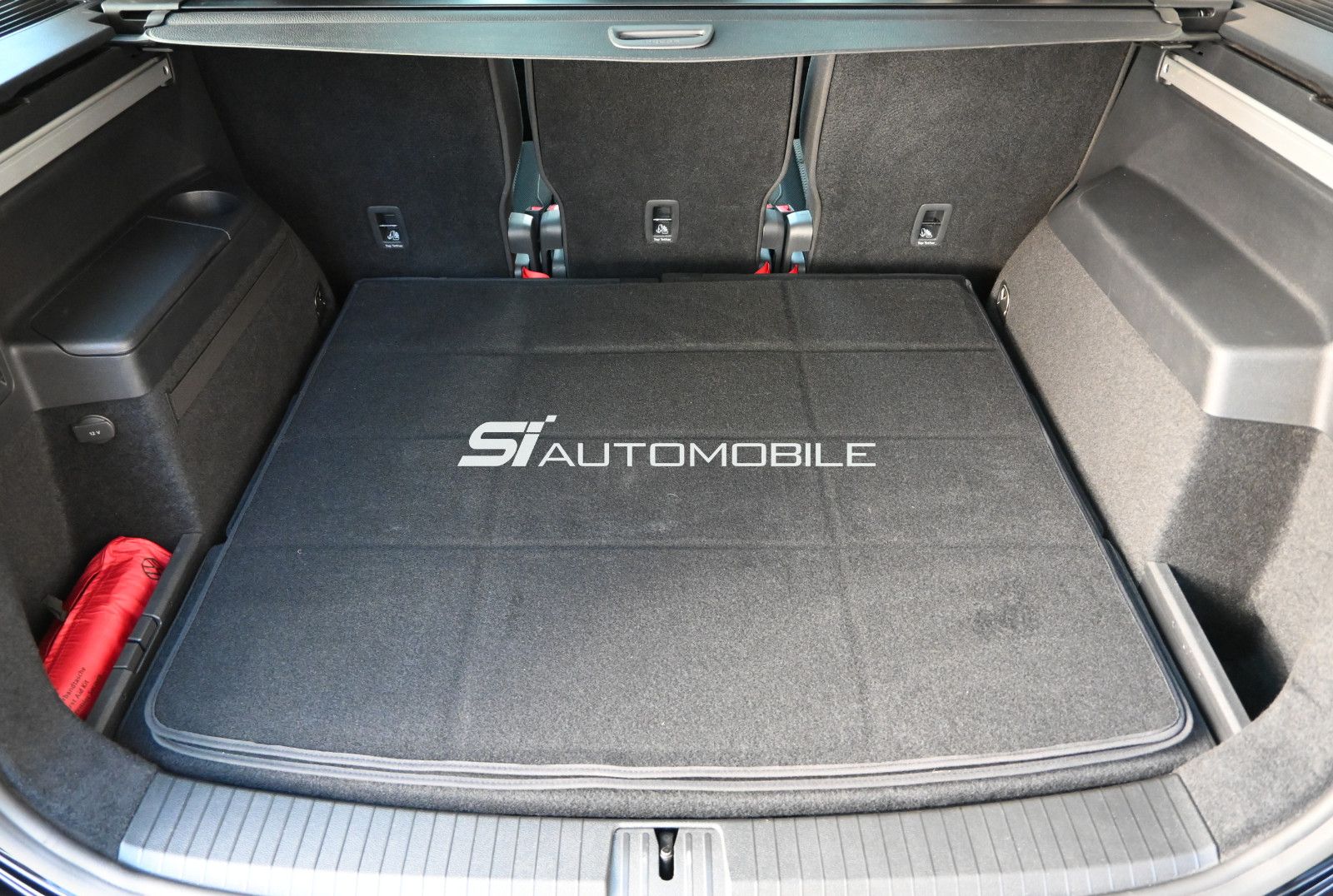 Fahrzeugabbildung Volkswagen Touran 1.5 TSI DSG °ACC°AHK°PANO°STHZ°DYNAUDIO°