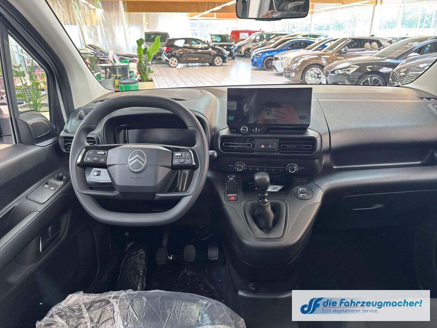Fahrzeugabbildung Citroën Berlingo Plus M Digitales Cockpit LED Apple CarP