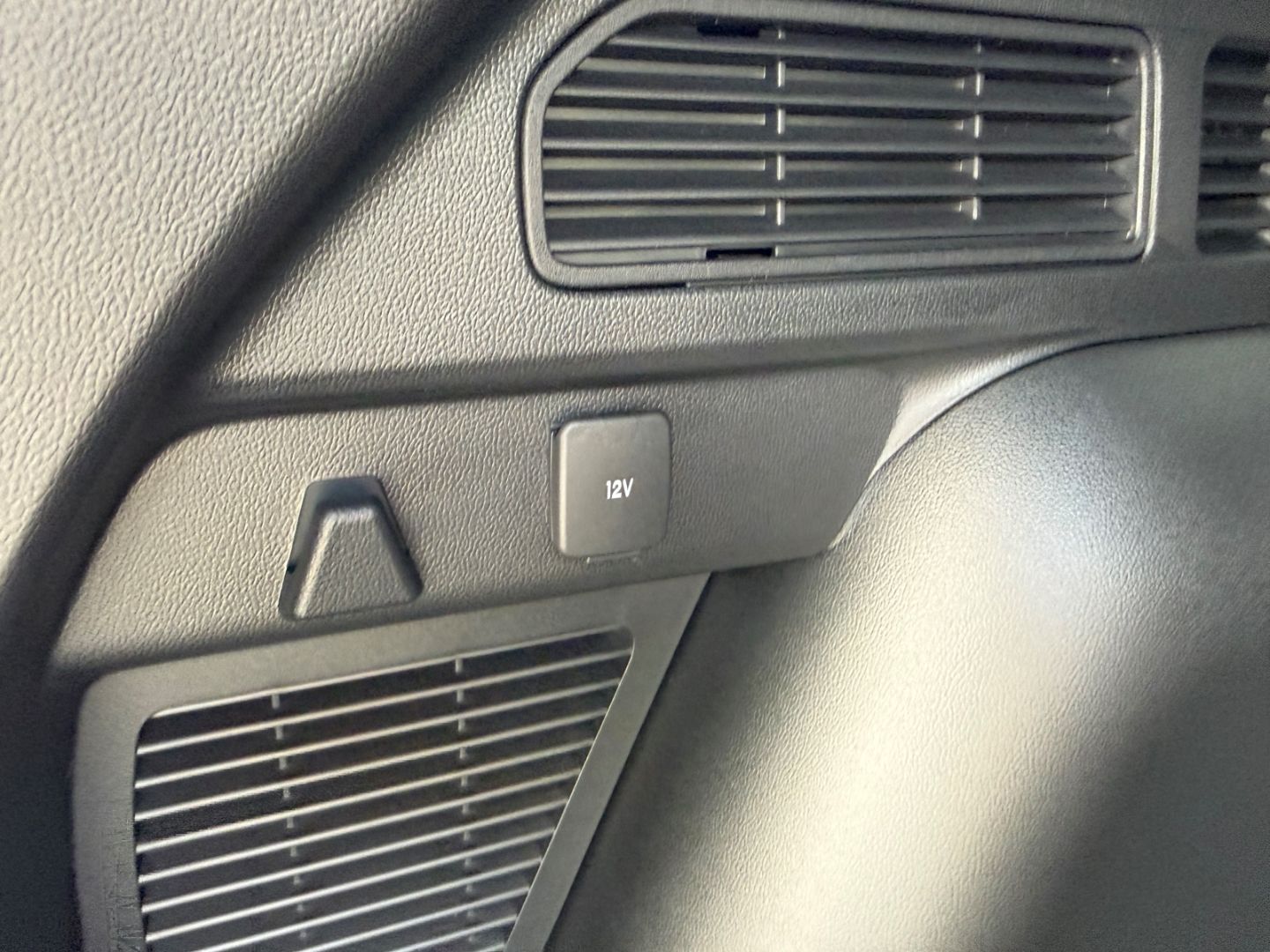 Fahrzeugabbildung Ford Kuga ST-Line Sport 5J AHK Navi Digi Co LED CarPl