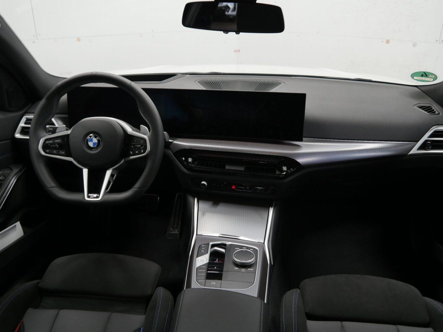 Fahrzeugabbildung BMW 330d xDrive Touring M Sportpaket