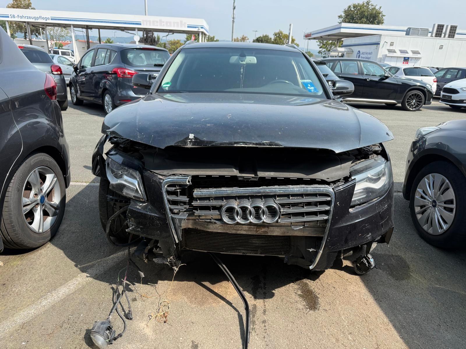Audi A4 2011 — вигляд ззаду