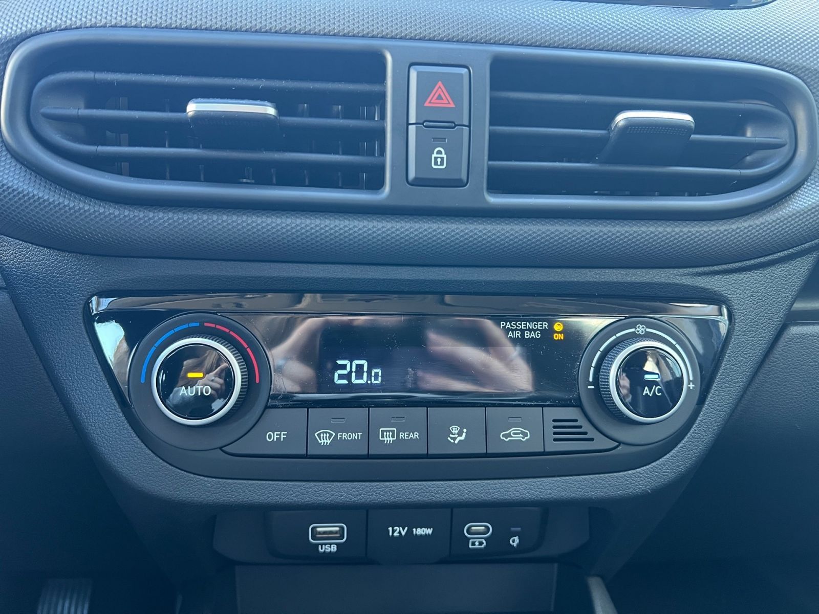 Fahrzeugabbildung Hyundai i10 1.0 Trend Komfort Navi Kamera