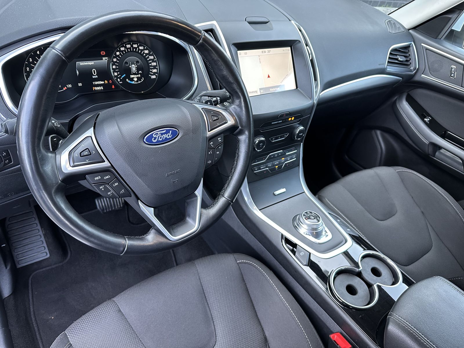 Fahrzeugabbildung Ford S-MAX 2.0 EB Aut. Titanium 7-Sitzer NAV+LED+AHK