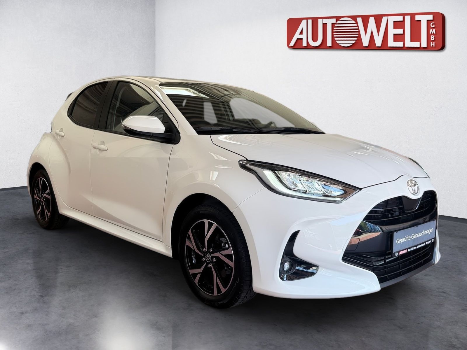 Fahrzeugabbildung Toyota Yaris 1.5 Teamplayer m. Comfort-Paket LED,SHZ,Ka