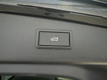 Fahrzeugverkauf 28 Seat Leon Sportstourer 1.5 FR Black Ed. AHK Kamera