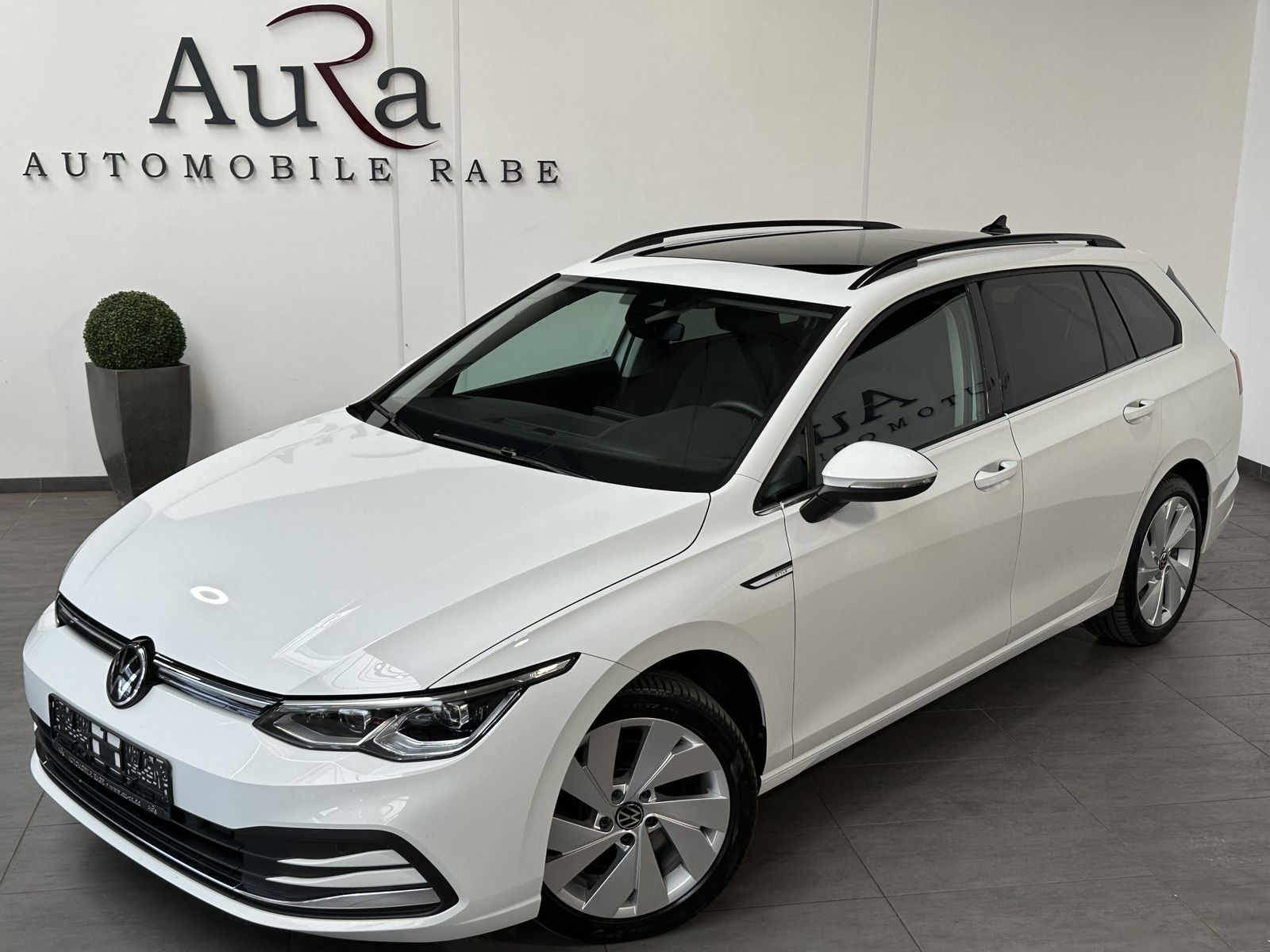 Fahrzeugabbildung Volkswagen Golf Variant 2.0 TDI DSG Style NAV+LED+H&K+PANO