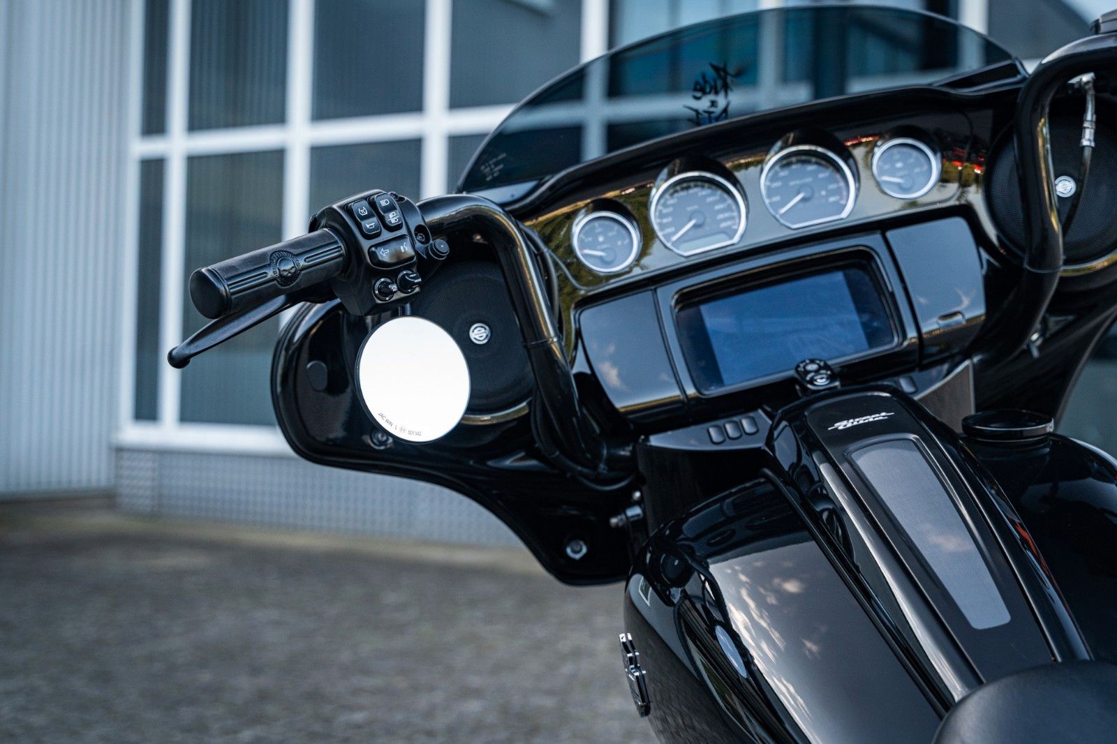 Fahrzeugabbildung Harley-Davidson STREET GLIDE SPECIAL 114 CUI - JEKILL & HYDE -