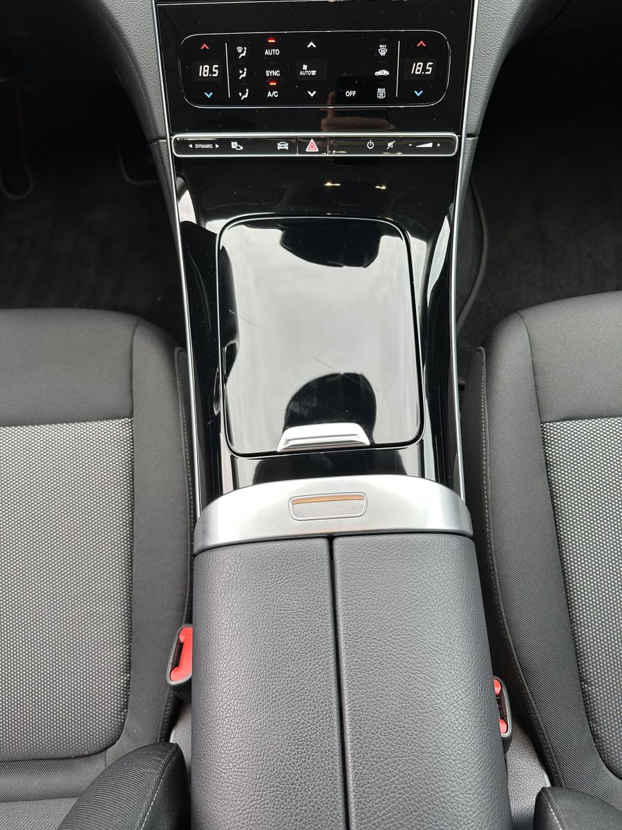 Fahrzeugabbildung Mercedes-Benz C 220d T Avantgarde NAV+LED+AHK+KAM+VCOCKPIT+1HD