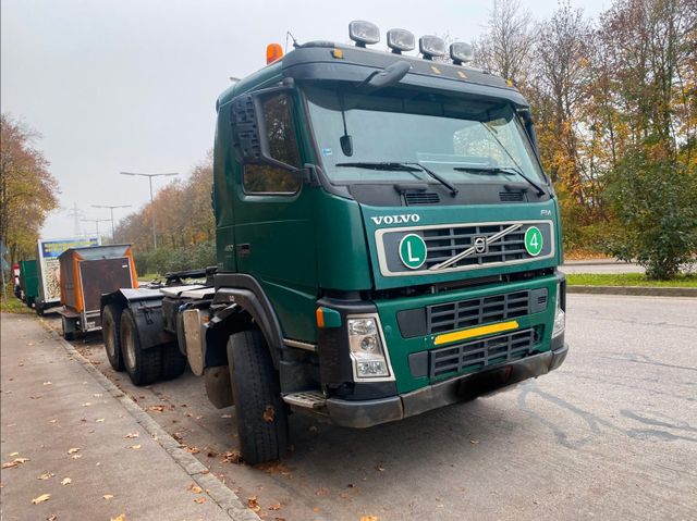 Volvo FM 12 480 6x6 und FM 12 420 6x6 Big Axis