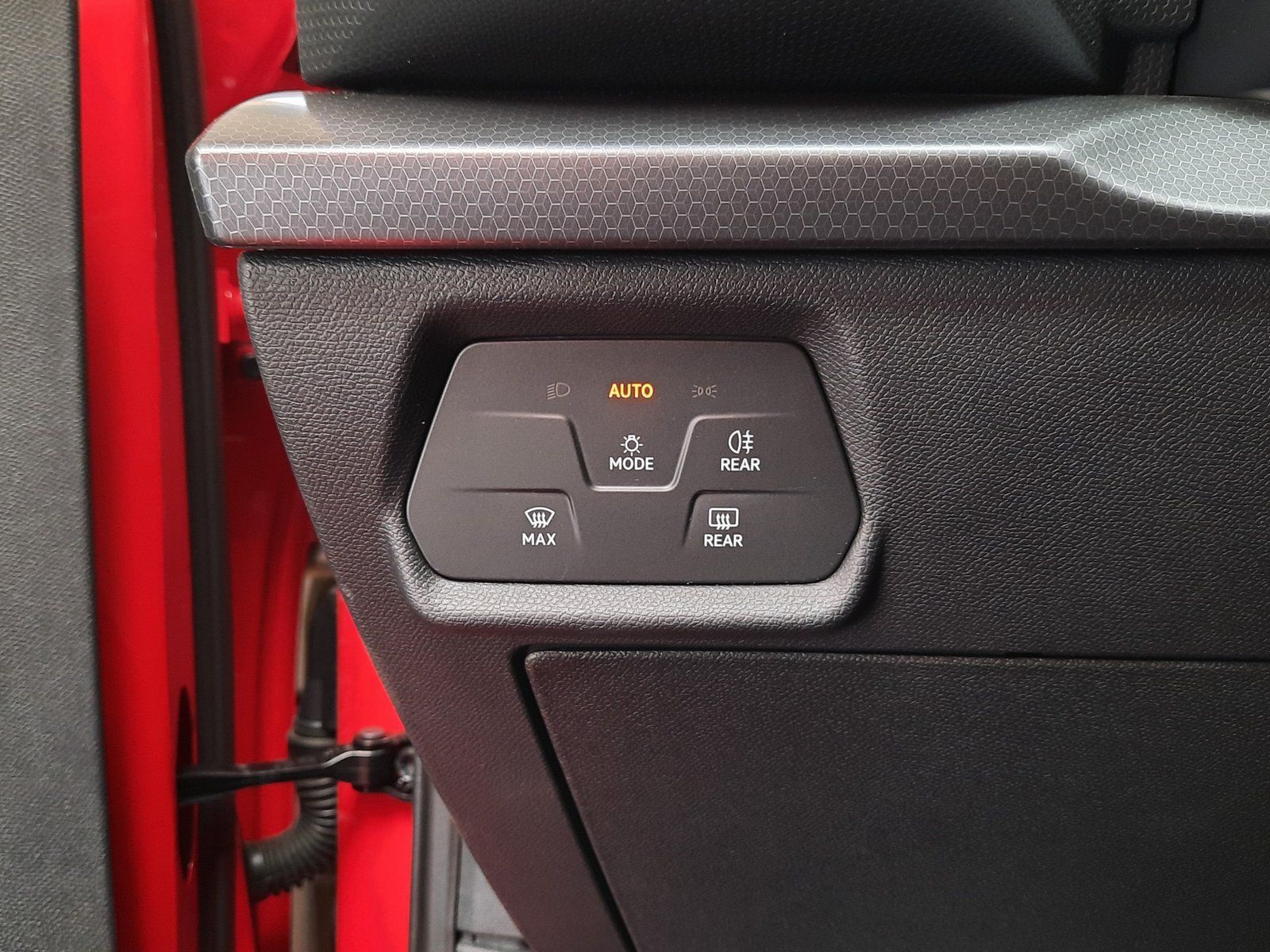 Fahrzeugabbildung SEAT Leon ST Style TSI DSG *Cam*LED*App-Connect*PDC*