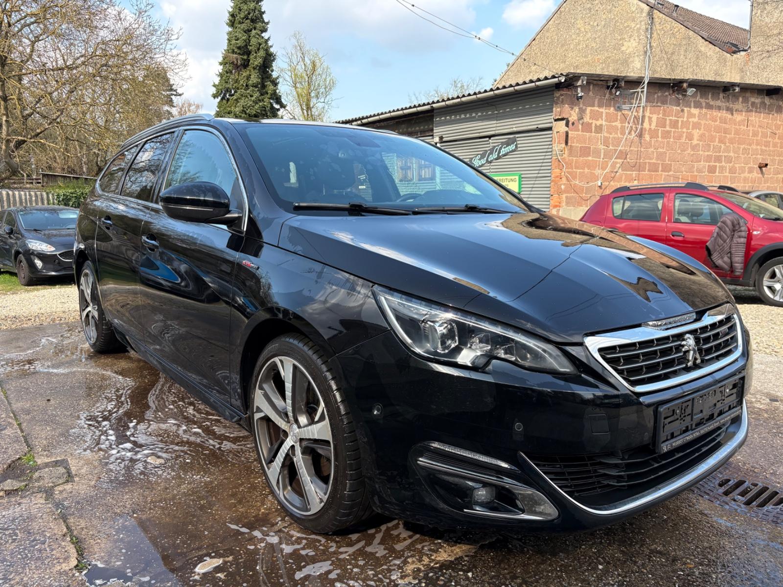 Peugeot 308 SW GT Ledersitze, Panorama, Massagesitze