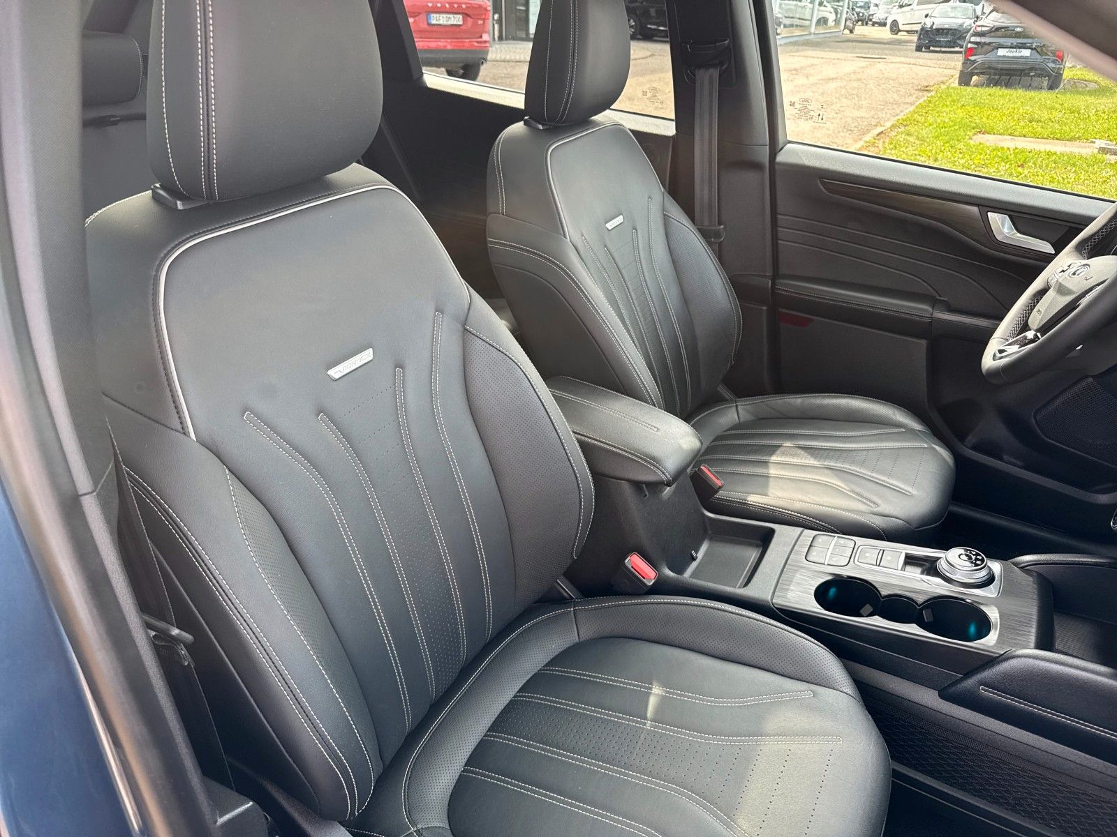 Fahrzeugabbildung Ford Kuga Plug-In Hybrid Vignale, PANORAMADACH