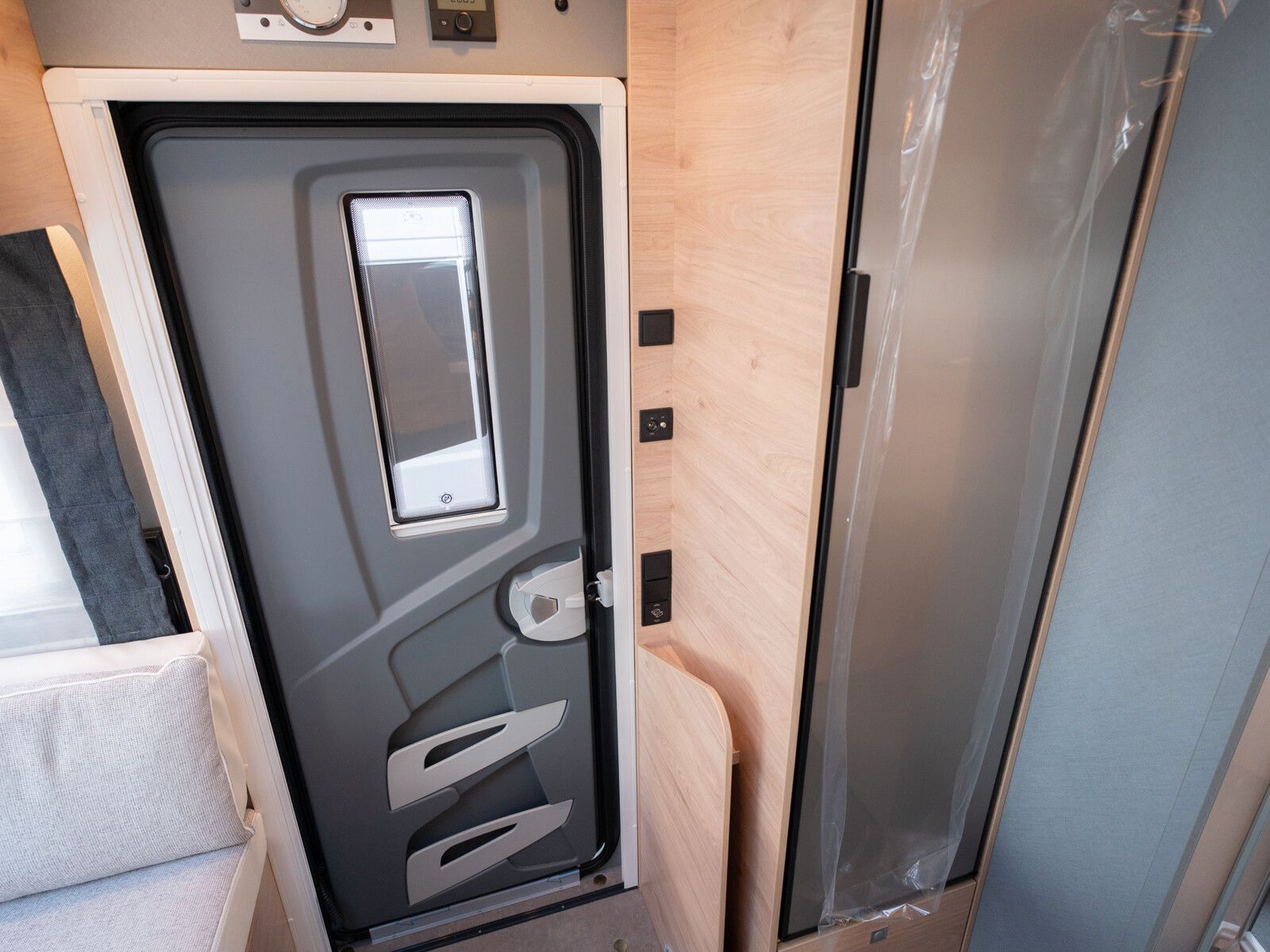 Fahrzeugabbildung Dethleffs Just Camp Active T 7052 DBL *AKTION*Hubbett*Navi