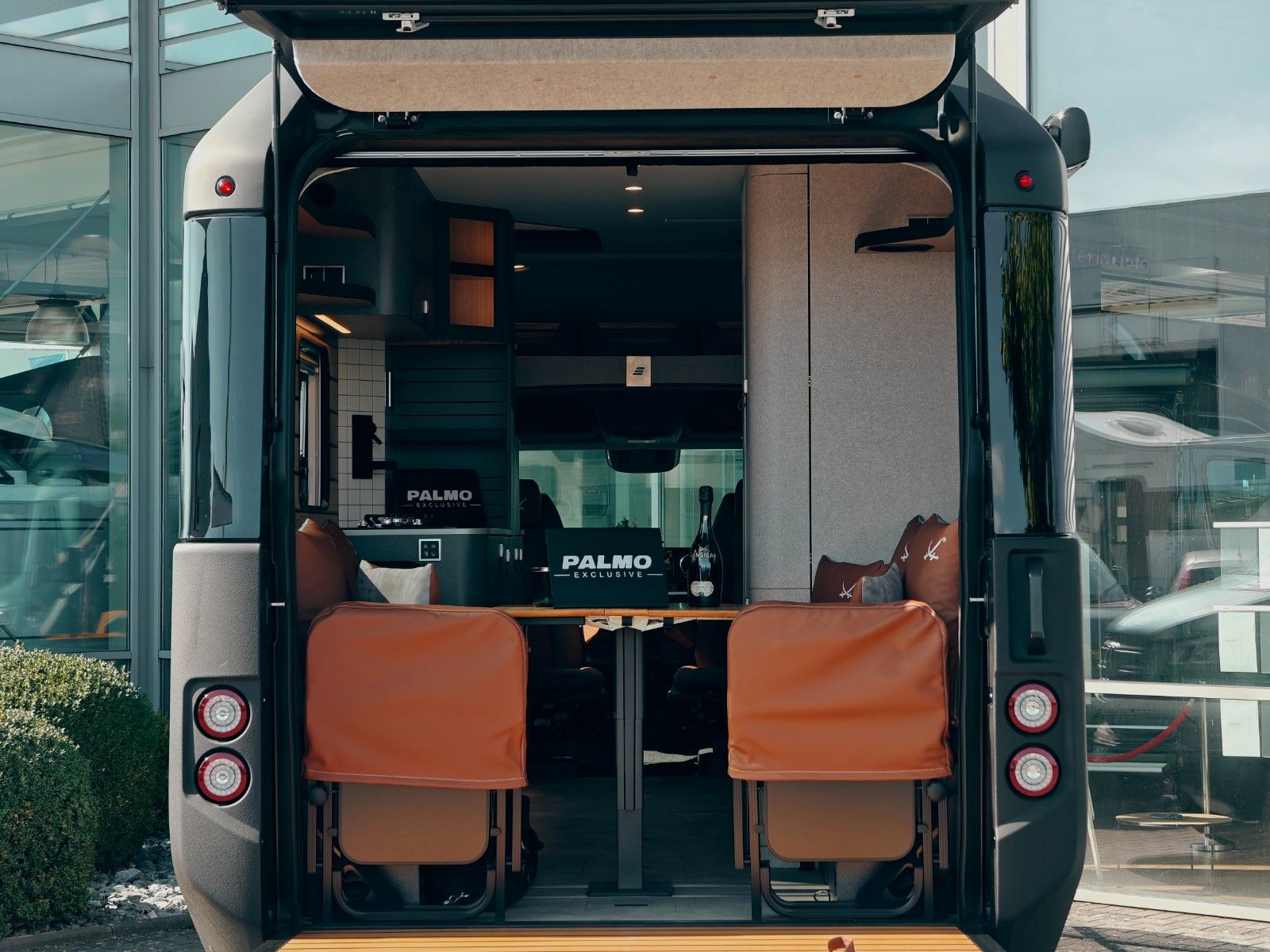 Fahrzeugabbildung HYMER / ERIBA / HYMERCAR VENTURE S 4x4 SANSIBAR® LTD. 1 OF 7 by palmo