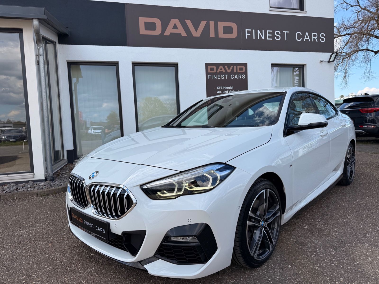 BMW 220d xDrive M Sport/AHK/LED/KAMERA/HEADUP/SHADOW