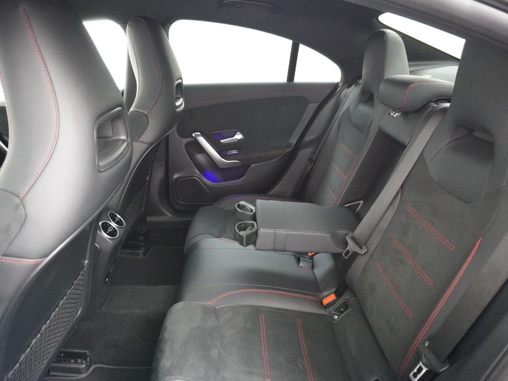 Mercedes-Benz CLA 180 Star Edition AMG Line Nightpakket, Parke