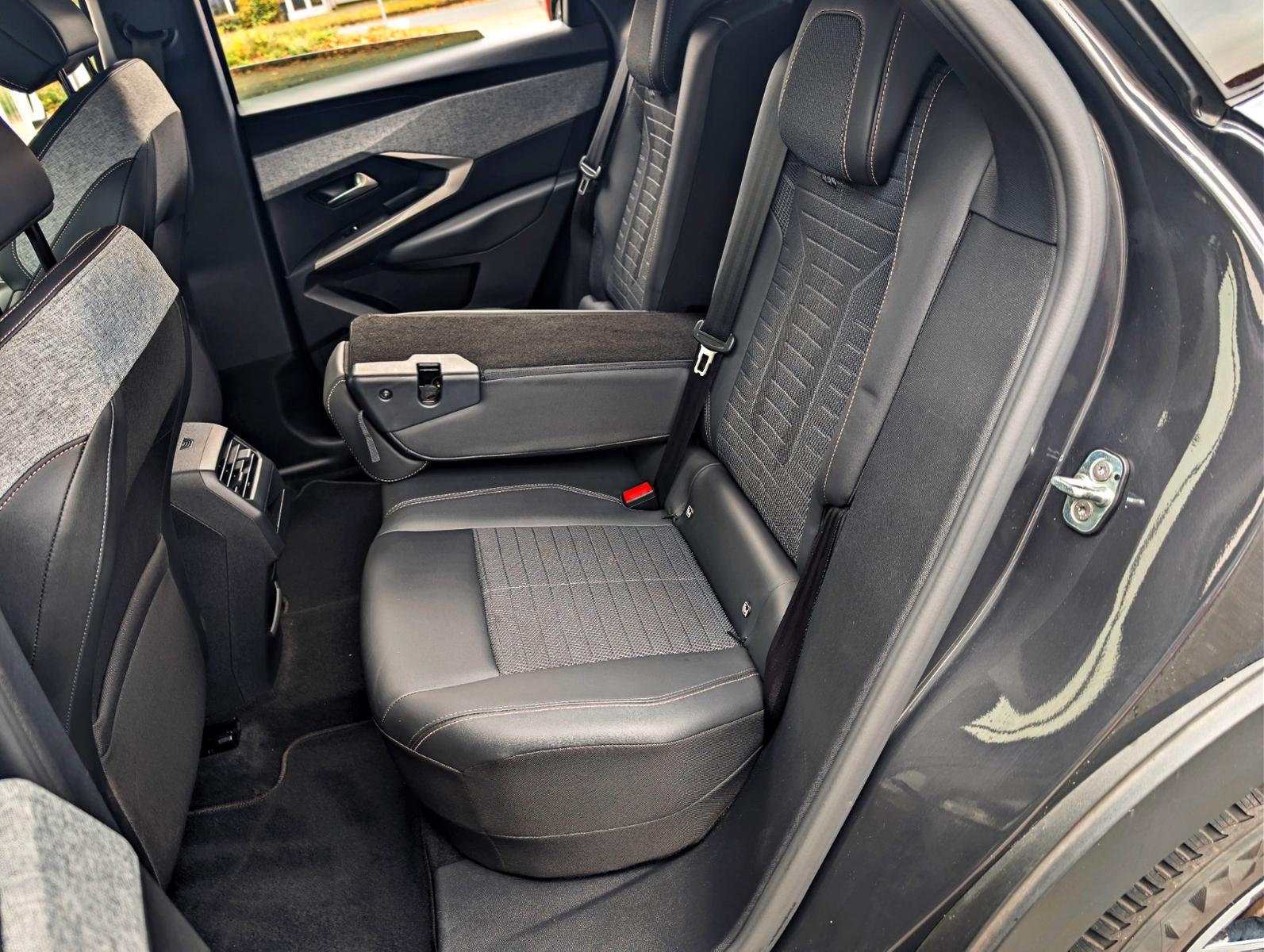 Peugeot 3008 Hybrid 136 Allure| Full LED|Induktionsladen