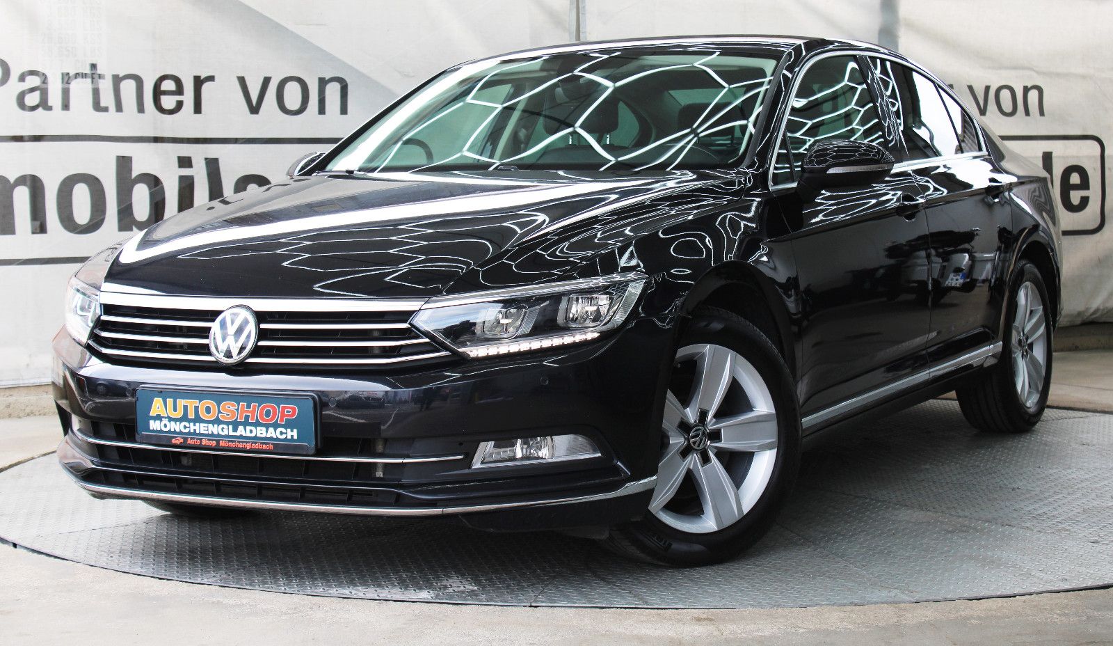 VW Passat Highline*Automatik*2.Hd*Kamera*Alcantara*