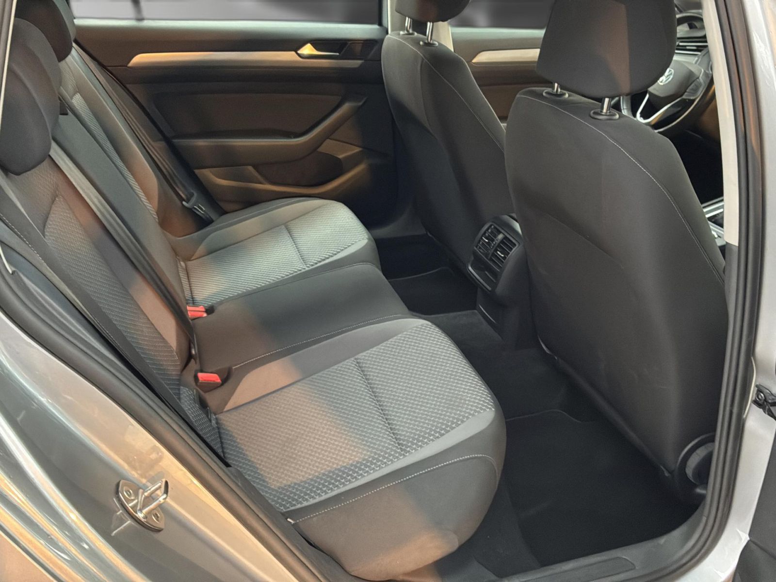 Volkswagen Passat Variant - Bild 17