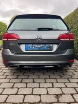 Volkswagen Golf VII Variant *R-Line*DSG *Massage*AHK* - Volkswagen Golf in Lübeck