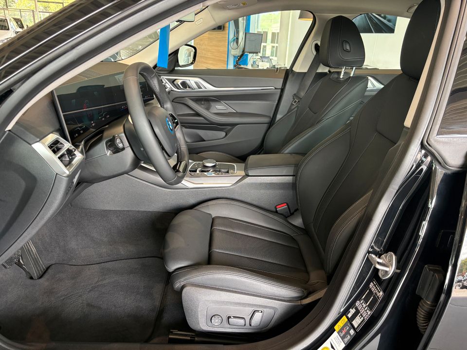 BMW i4 - Bild 13