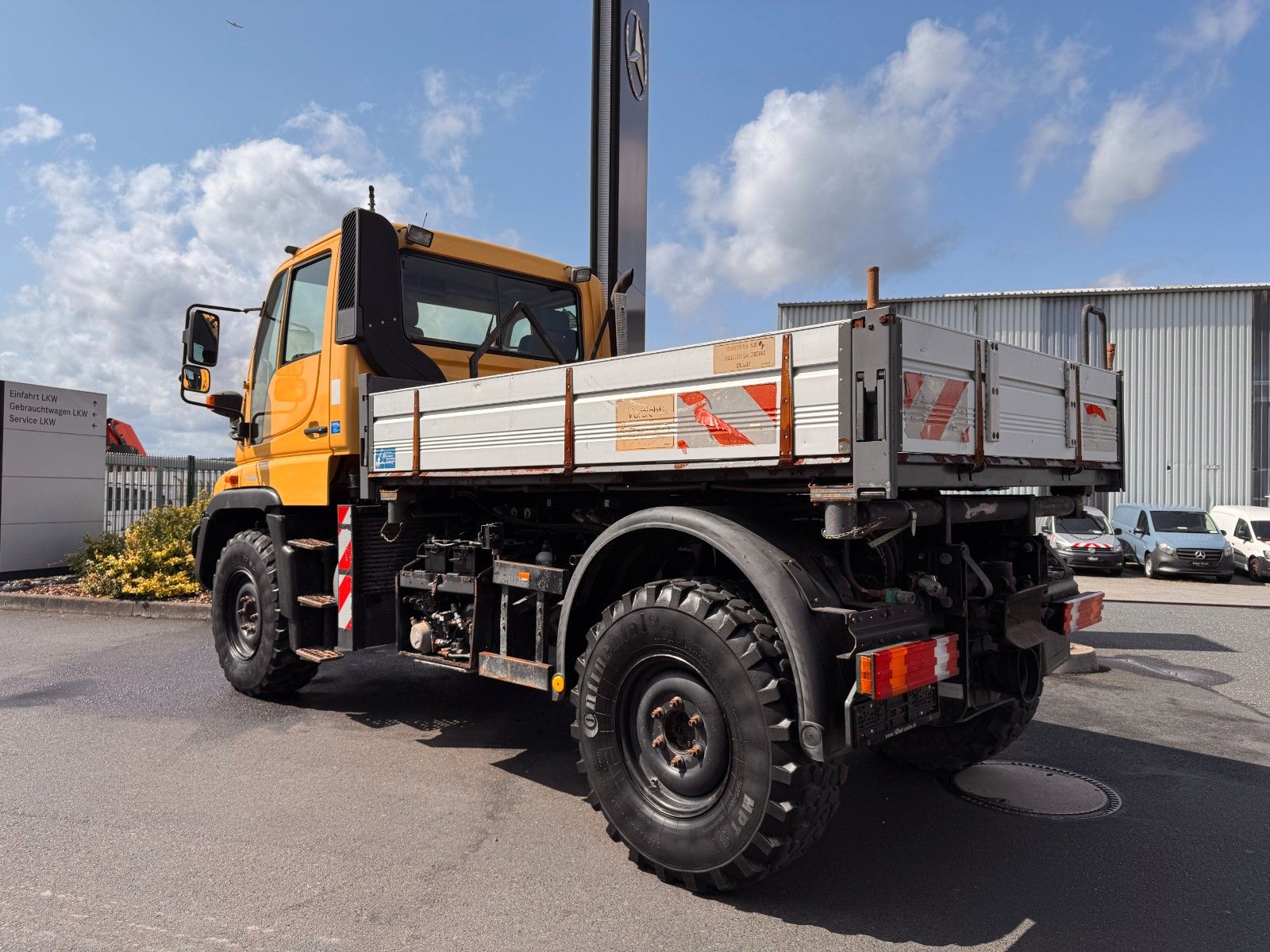 Fahrzeugabbildung Unimog U300 4x4 Vario-Pilot Klima