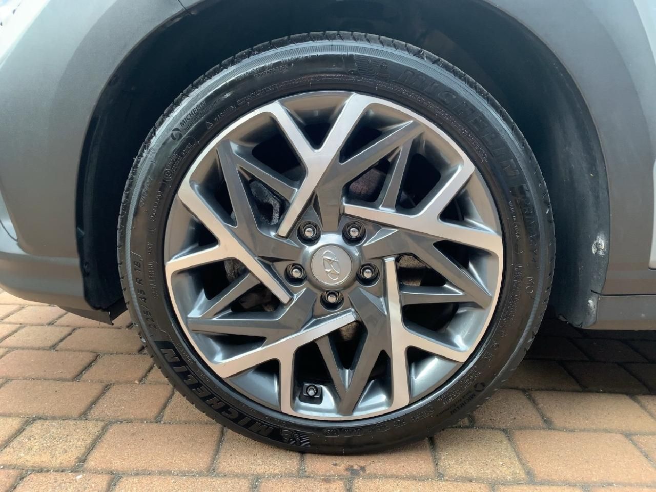 Fahrzeugabbildung Hyundai KONA Trend Hybrid 2WD + Voll-LED-Paket*