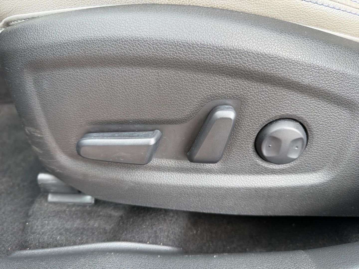 Fahrzeugabbildung Hyundai KONA Elektro 64 kWh (150kW) PRIME Sitzpaket Lede