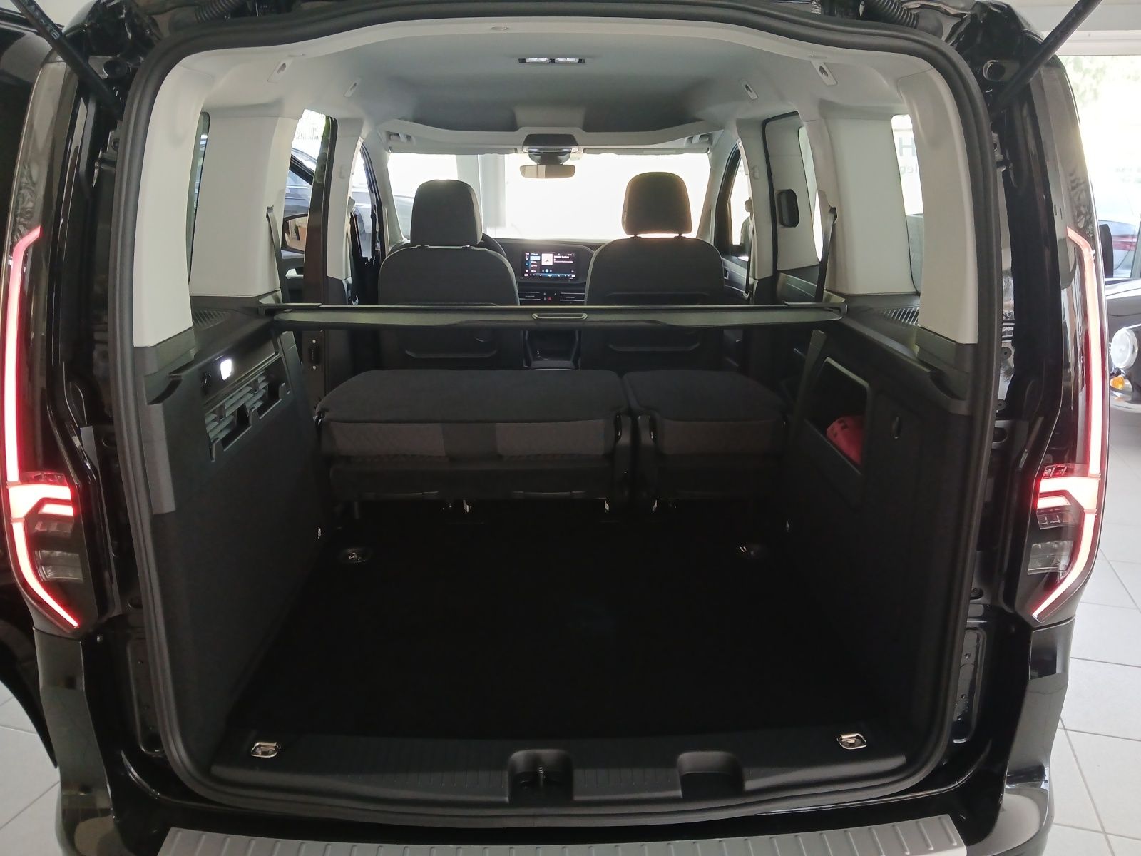 Fahrzeugabbildung Volkswagen Caddy TSI Life DSG CC, PDC, LED, Navi, RFK