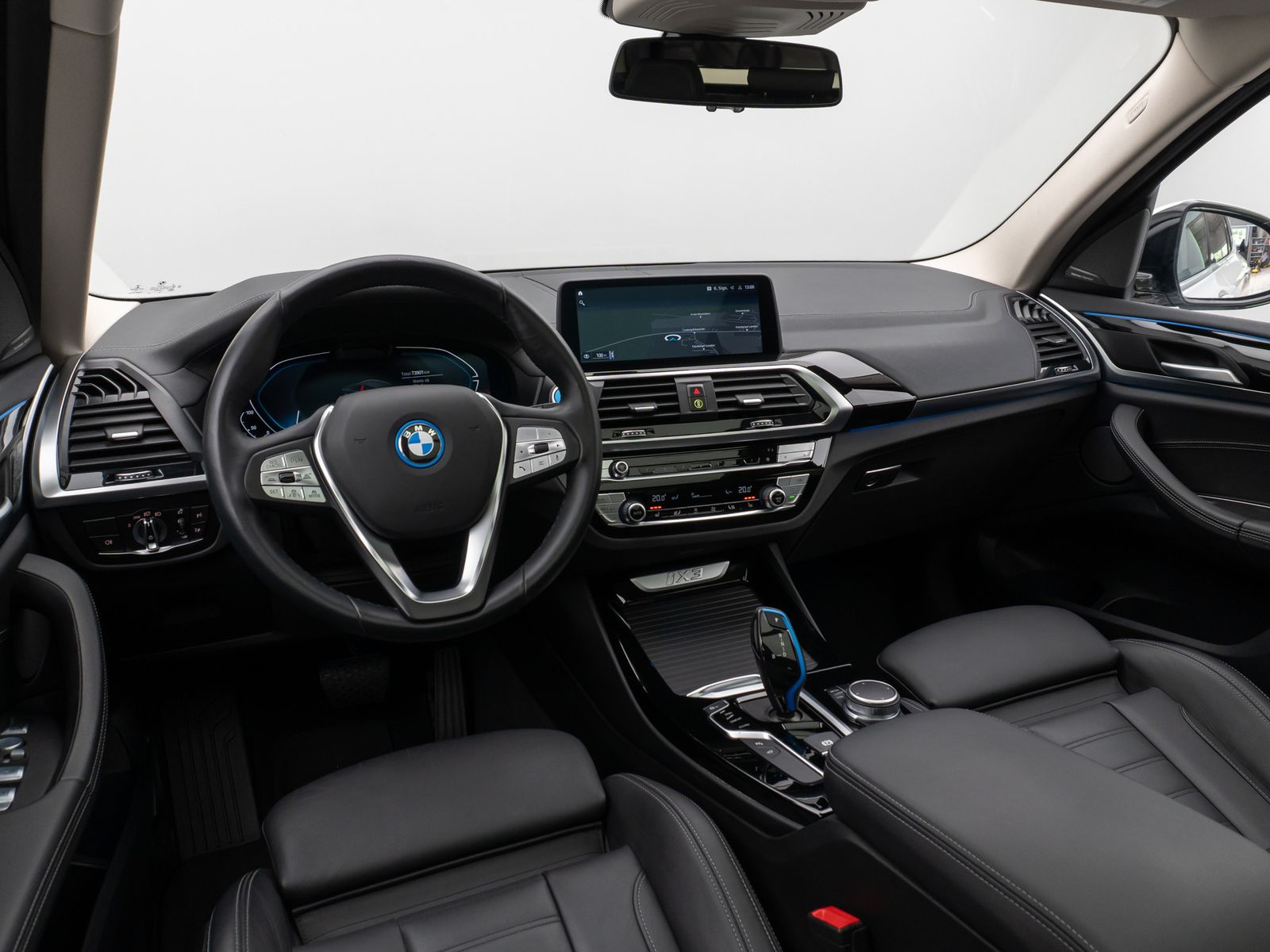 Fahrzeugabbildung BMW iX3 Impressive 360°HUD DAB H/K Komfort 20Zoll