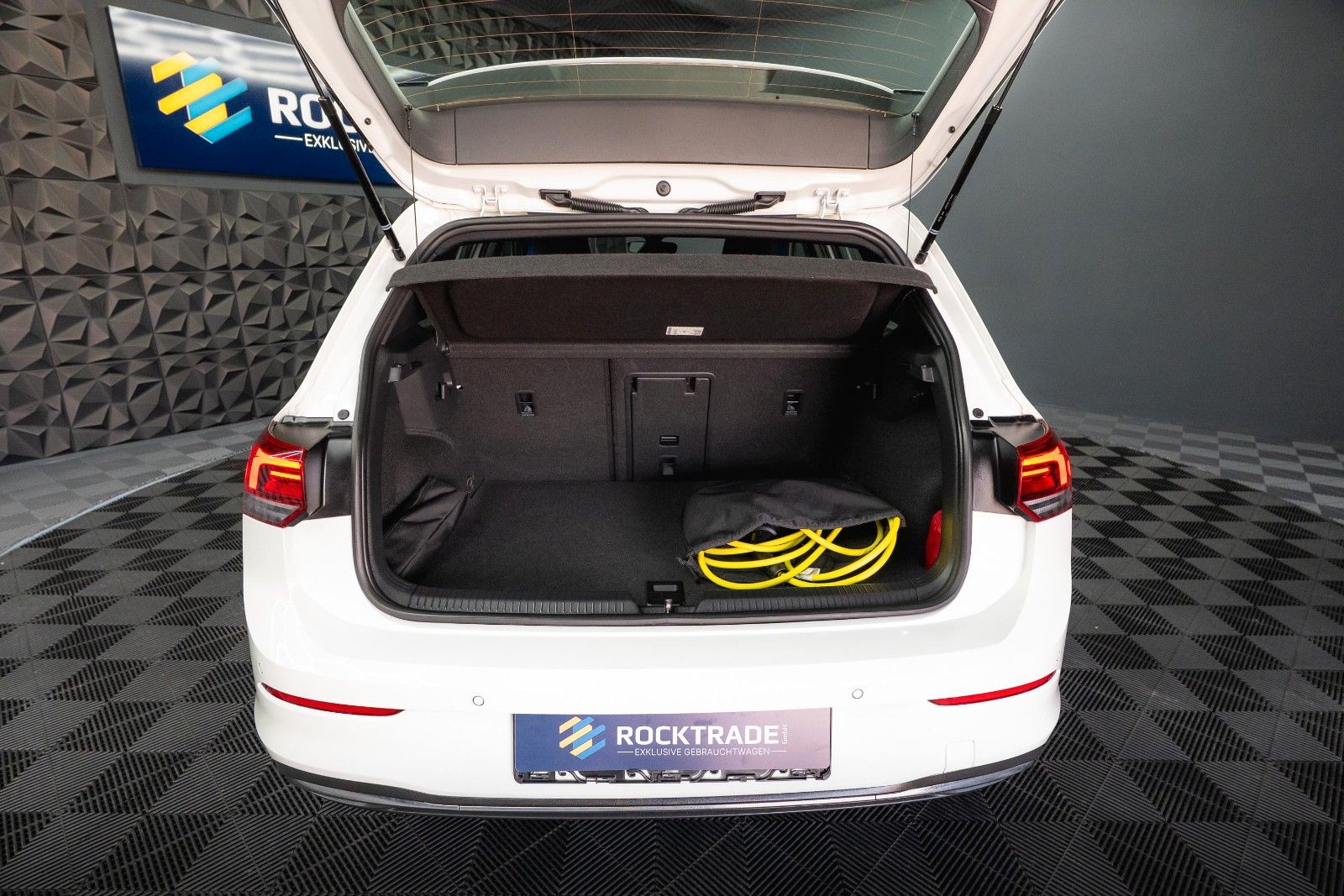 Fahrzeugabbildung Volkswagen Golf VIII Lim. GTE eHybrid Sport | LED | ACC