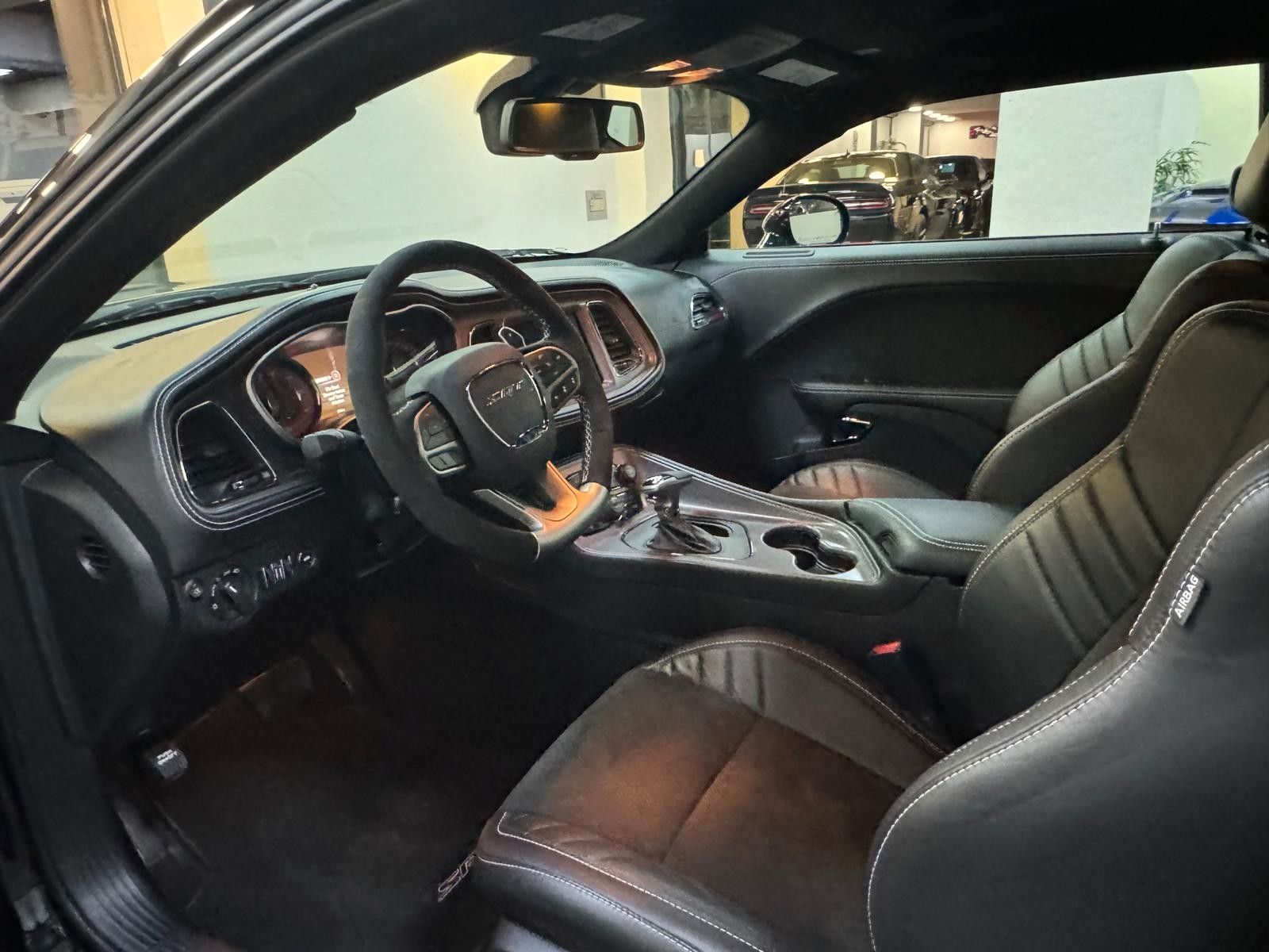 Fahrzeugabbildung Dodge HELLCAT JAILBREAK -LAST CALL-YELLOW CALIPERS