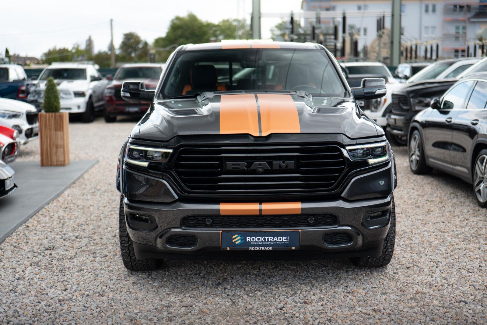 Fahrzeugabbildung Dodge RAM 5.7 V8 HEMI 4x4 OFFROAD Night Limited 19%