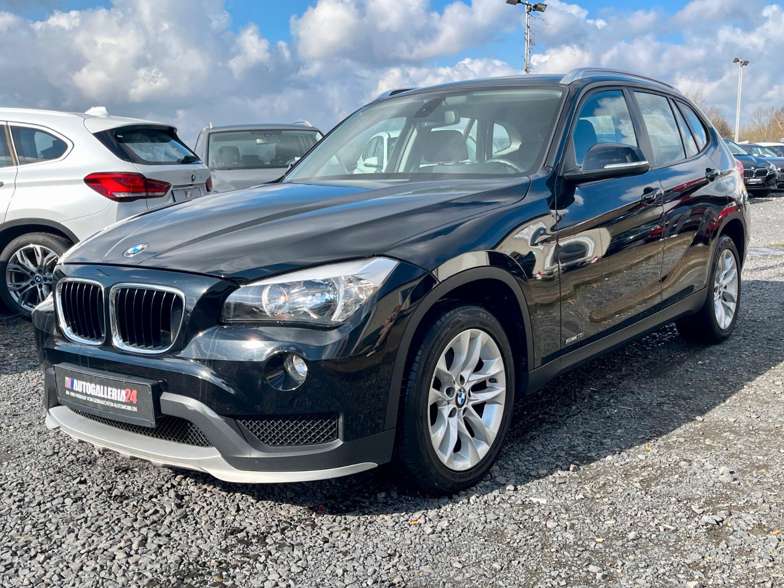 Fahrzeugabbildung BMW X1 sDrive18i Aut. Navi Klima 17"LMR 8-Fach 2.HD