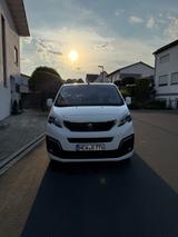 Peugeot Traveller Allure L2, AHK abnehmbar, 8 Sitzer - Peugeot Traveller mit Anhängerkupplung