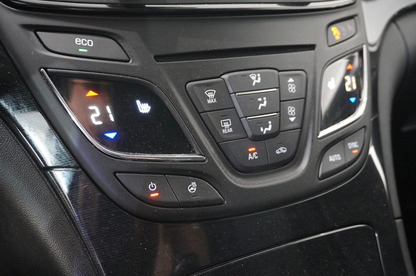Fahrzeugabbildung Opel Insignia CT 2.0D 4X4 NAVI/LED/KAMERA/SPORT/AHK