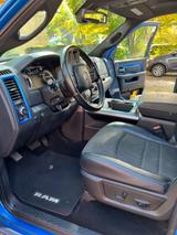 Dodge RAM 1500 - blaue Dodge RAM