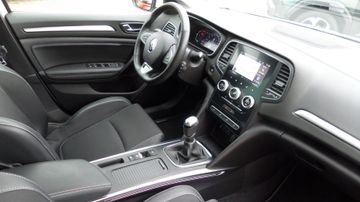 Renault Megane IV Intens 1.3 TCe 140 PS mit Winterpaket 