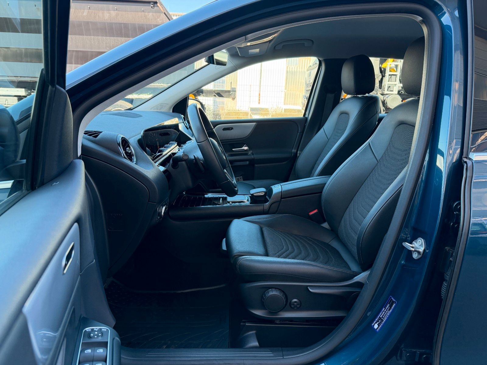 Fahrzeugabbildung Mercedes-Benz B 220 d Style R-Kamera+LED+Carplay+TOTW