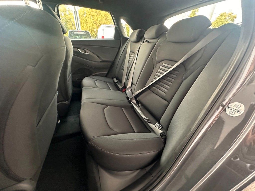 Fahrzeugabbildung Hyundai i30 Advantage 1.0 T-GDI SH/PDC