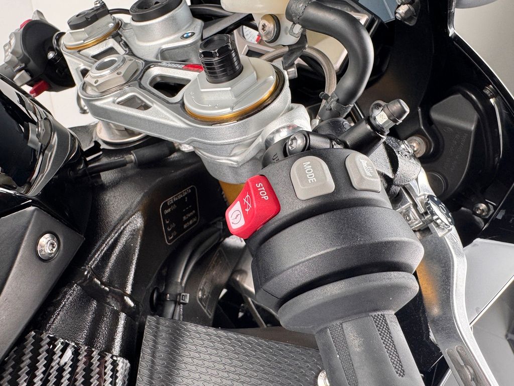 Fahrzeugabbildung BMW S1000RR *TOP-ZUSTAND *REIFEN NEU *SERVICE NEU