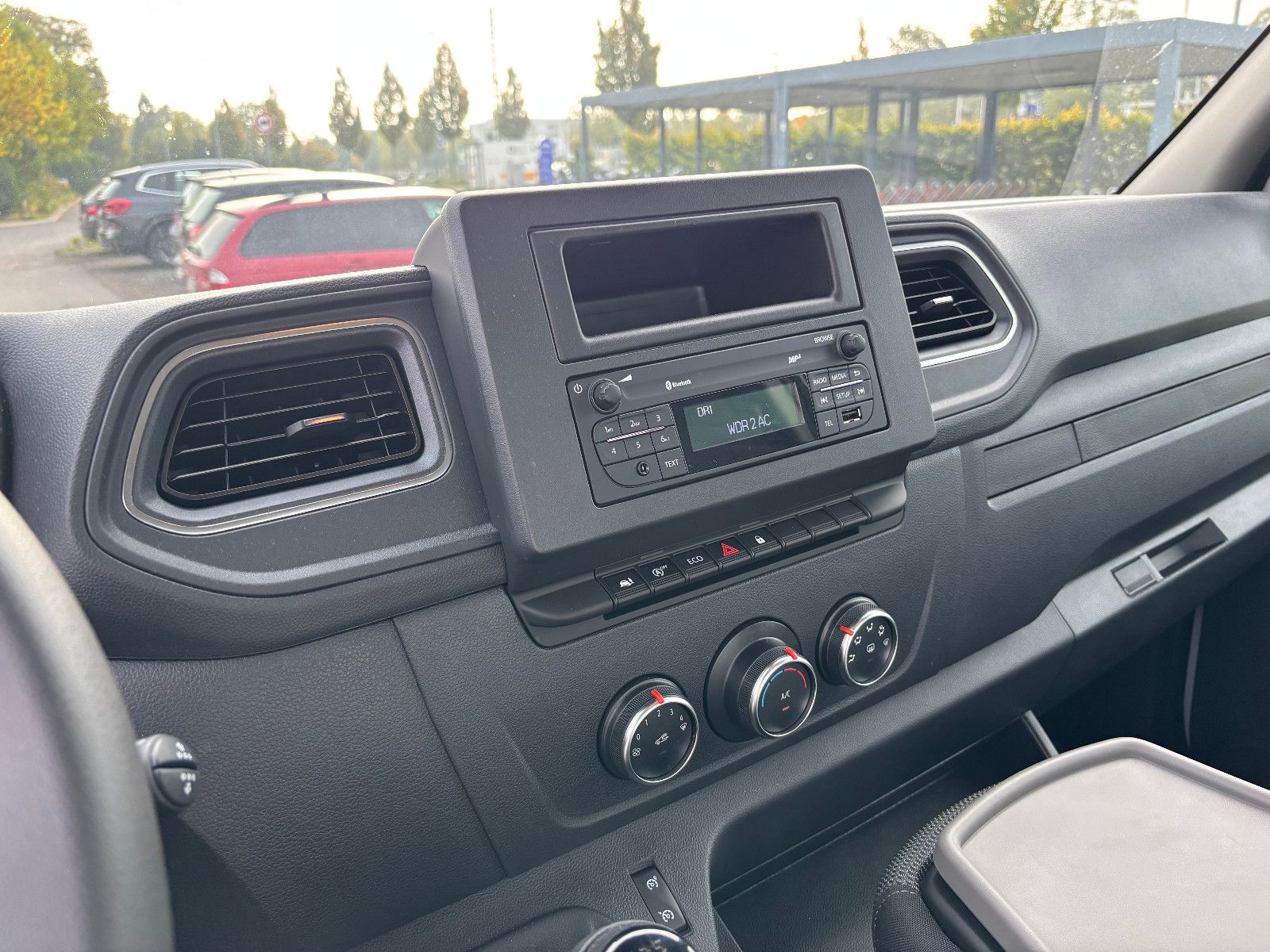 Fahrzeugabbildung Renault MASTER Abschleppwagen AHK 3,5t Klima Tempomat