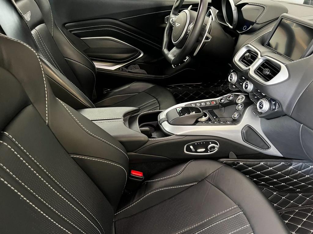 Aston Martin V8 Vantage