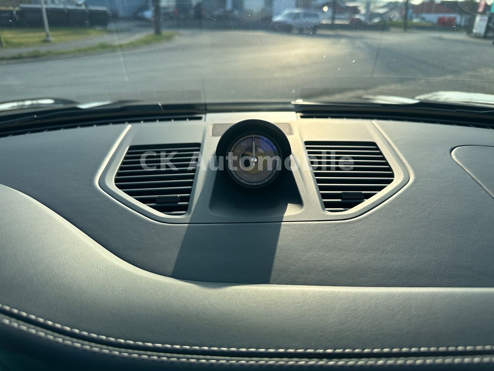 Fahrzeugabbildung Porsche 911 Turbo S Cabriolet Sport-Chrono/360°/ACC/LED