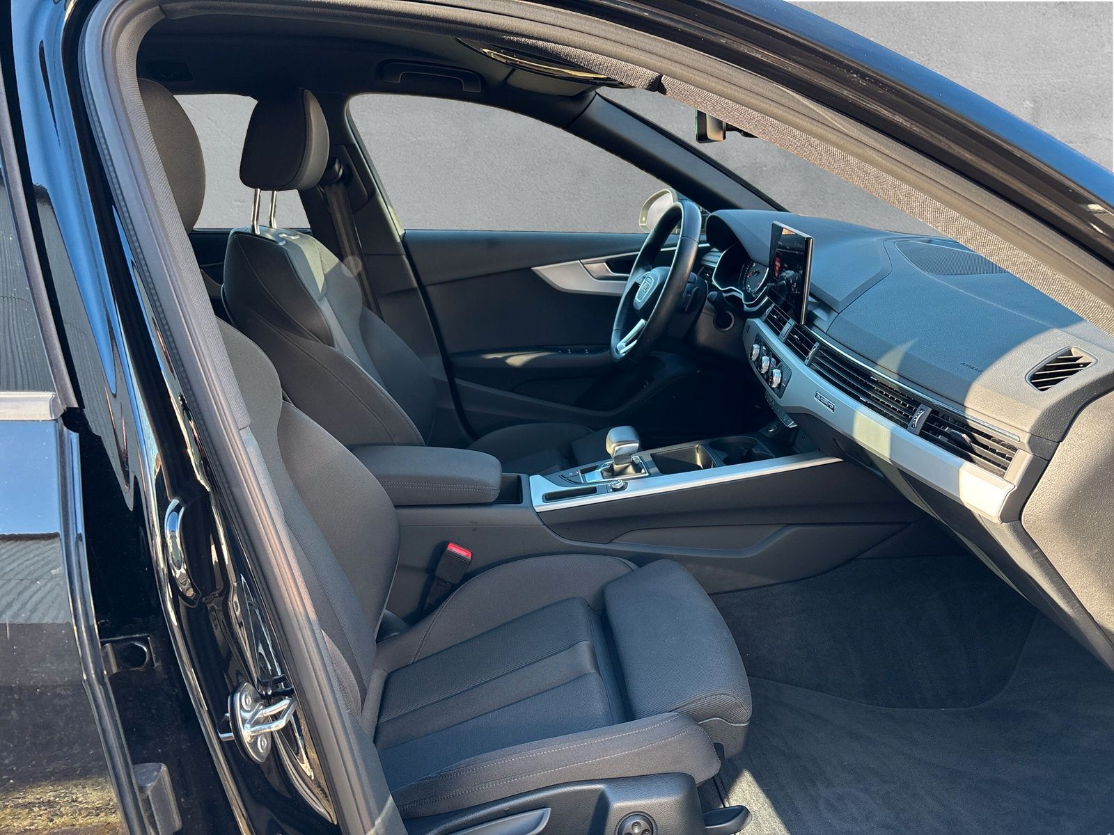 Fahrzeugabbildung Audi A4 allroad 40 TDI quattro tiptronic RFK ACC PDC