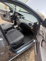 Ford Focus Motor 1.6 - Ford Focus aus 2003: Kombi