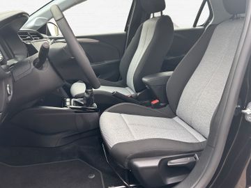 Fotografie des Opel Corsa F Kamera LED Sitzheizung Allwetterreifen